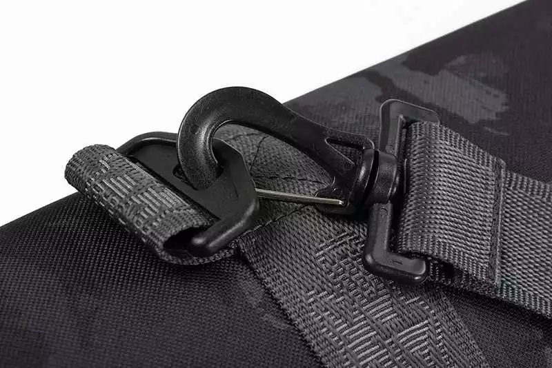 Fox Rage Voyager Camo Hard Rod Sleeve Double 1,30 Meter – Bild 4